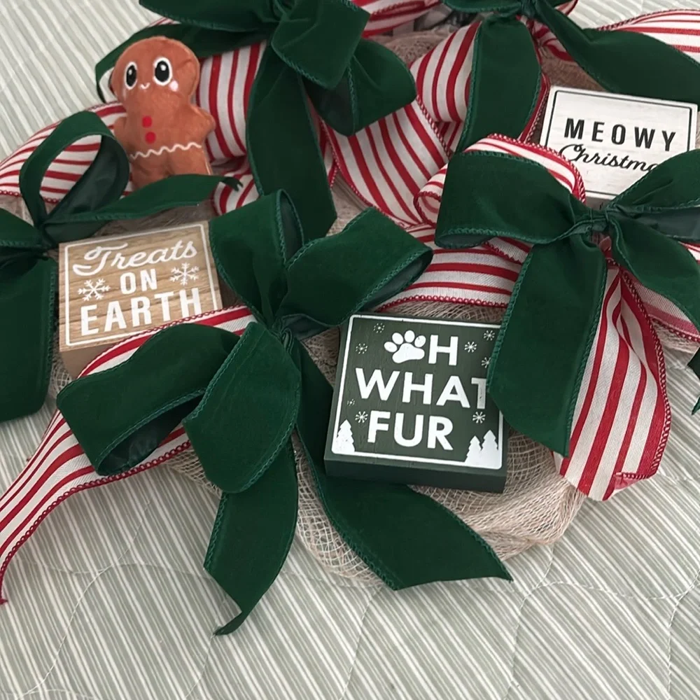 Pet Cat Wreath Adorable Green & Red Fun Wreath Final Sale
